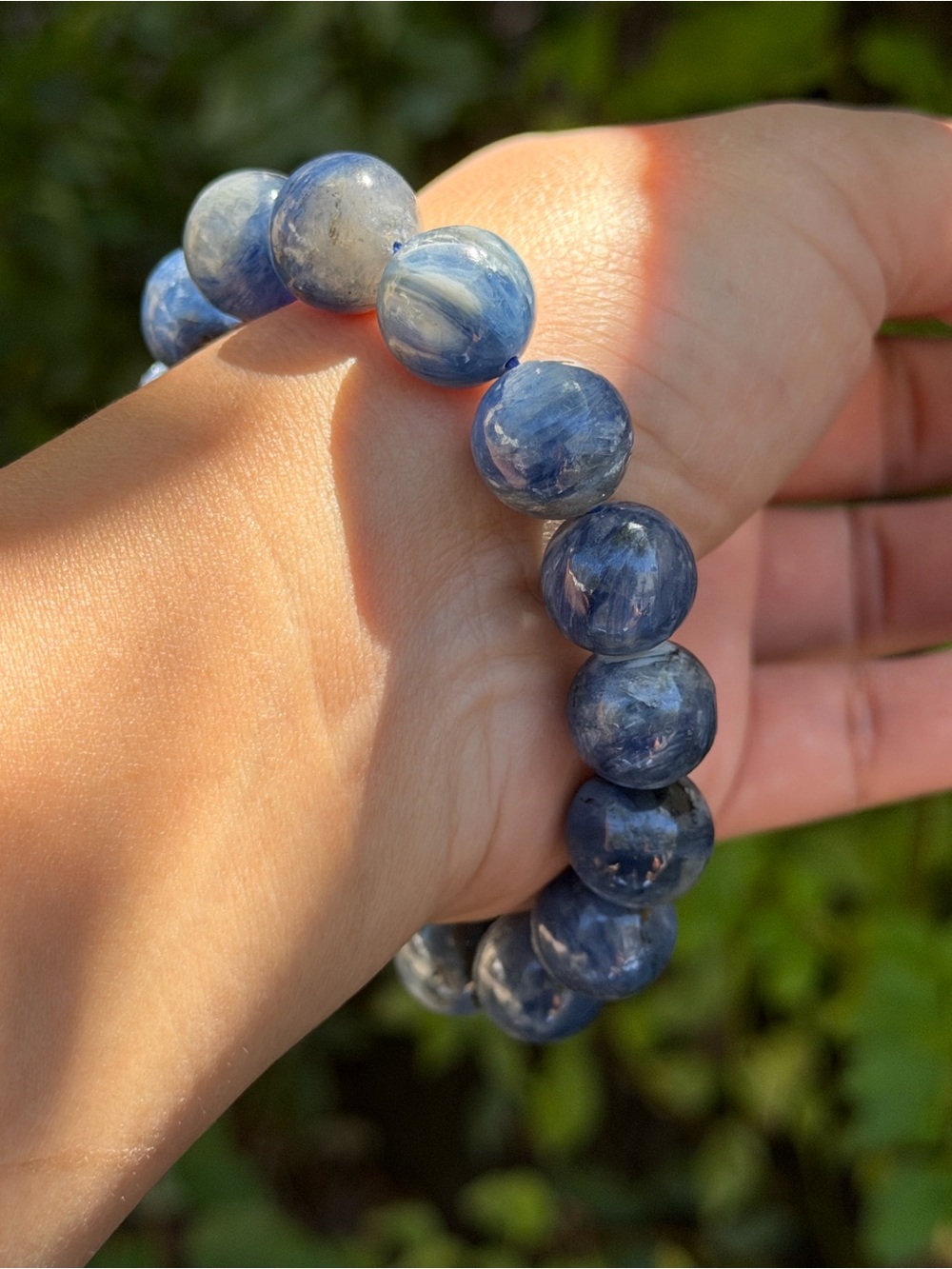 14mm stretchable blue kyanite bracelet 1890 - Picture 5 of 9